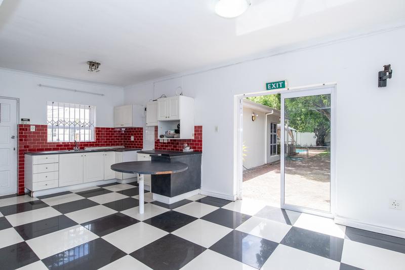 4 Bedroom Property for Sale in Constantia Western Cape